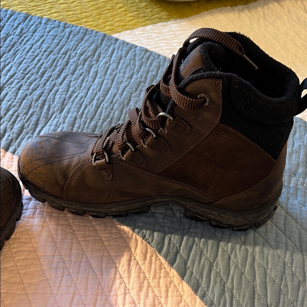 Men’s Timberland Dark Brown Waterproof Boots — Size 10 - Picture 9 of 9